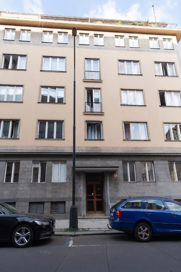 Prague Days - Glamorous Apt W Balcony Near Vltava River דירה